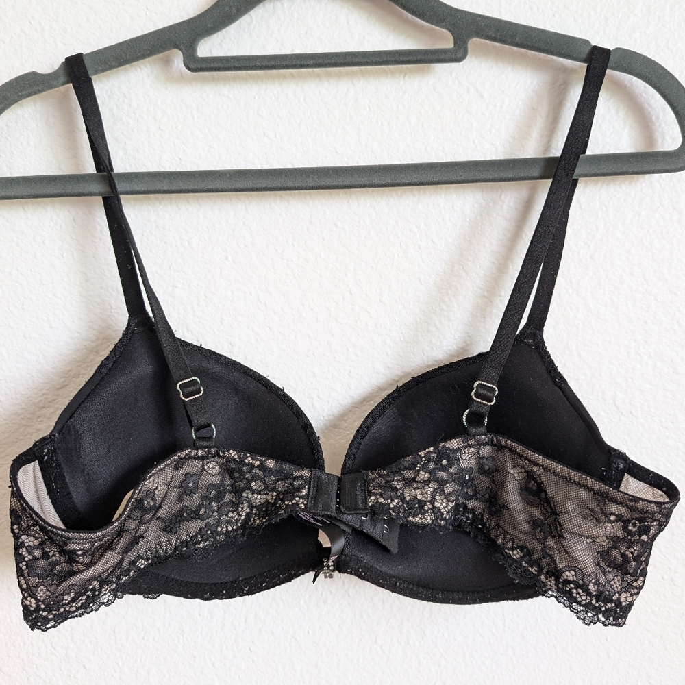 Victoria's Secret black lacy padded demi bra - Picture 2 of 3